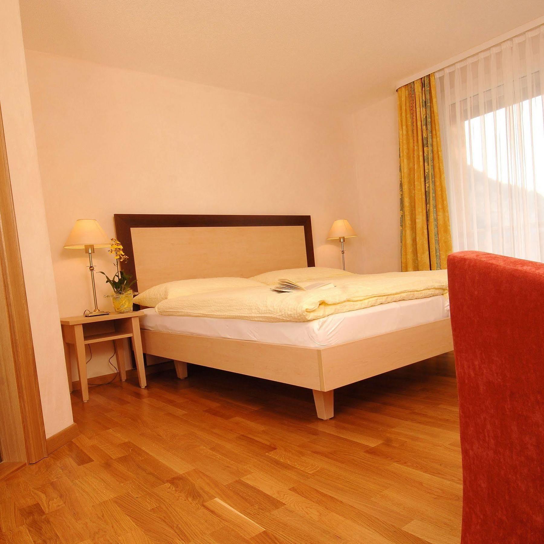 Hotel Viktoria-Leukerbad-Therme Luaran gambar